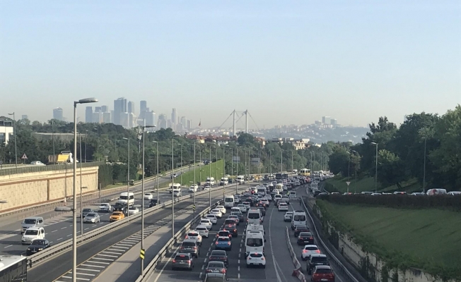 Kısıtlama sonrası İstanbul’da trafik yoğunluğu