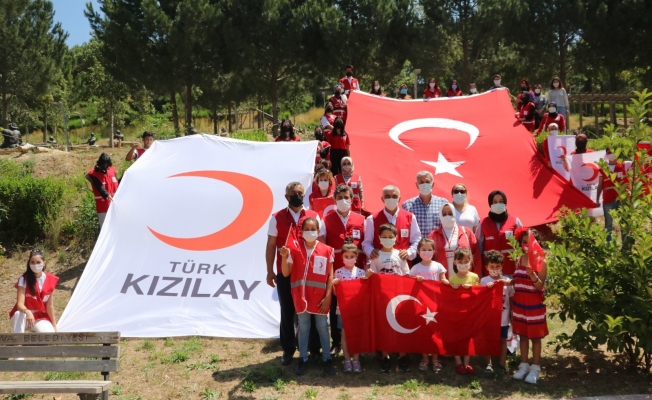 Kızılay’ın gönüllü gençleri 19 Mayıs’ta hilal oldu