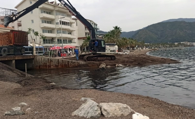 Marmaris Ketenci Deresi’nden 945 ton atık çıkarıldı