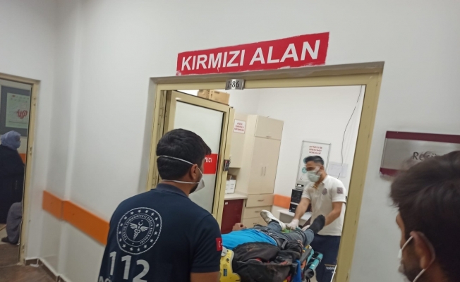 Minibüs ile motosiklet çarpıştı: 1 Yaralı