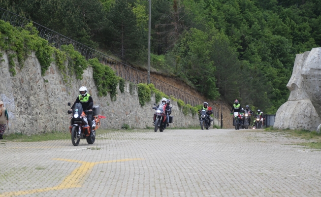 Motosiklet tutkunlarından 19 Mayıs’ta Türkiye’nin en büyük Atatürk heykeline ziyaret