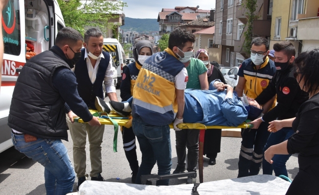 Otobüsten inmek isteyen yaşlı kadınlar hastanelik oldu