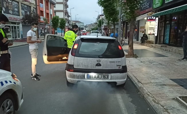 Otomobile özel yazılım atıp, havayı kirleten sürücü yakalandı