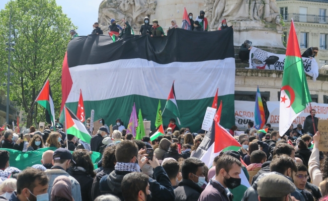 Paris’te binlerce kişi Filistin için sokaklara döküldü