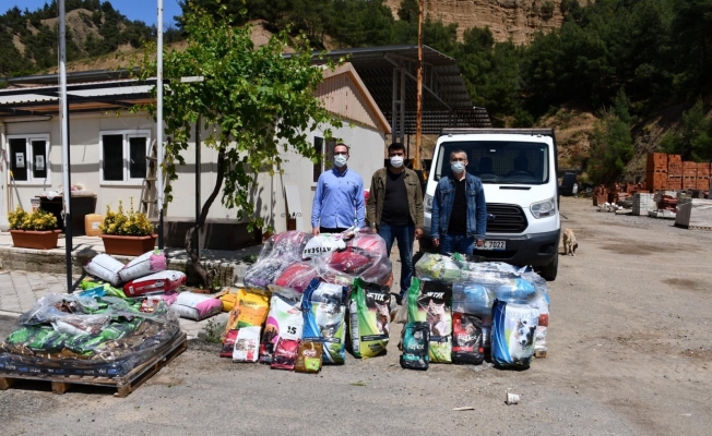 Salihli OSB’deki firmalardan can dostlara mama desteği