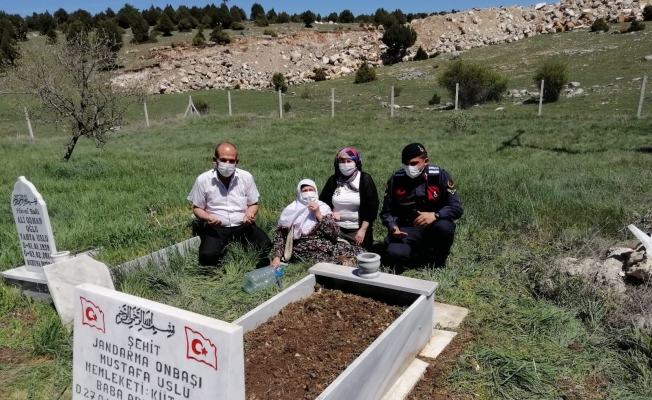 Şehit annesinin isteğini jandarma yerine getirdi