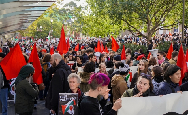 Sydney ve Melbourne’da binlerce kişi Filistinliler için toplandı