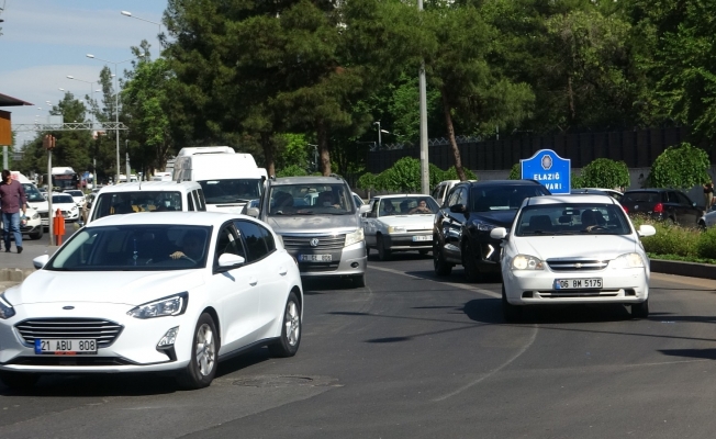 Tam kapanma sona erdi, vatandaşlar cadde ve sokakları doldurdu