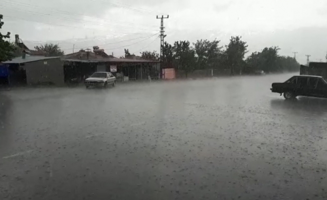 Üzümlü’de dolu yağışı etkili oldu