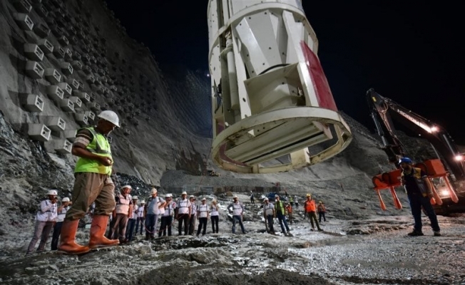 Yusufeli Barajında son beton döküldü