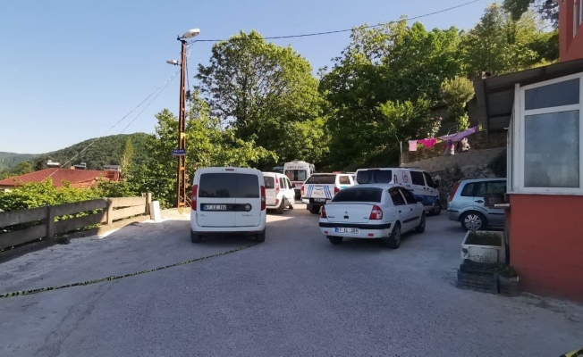 Zonguldak’ta 2 kişi araçta silahla vurulmuş halde bulundu