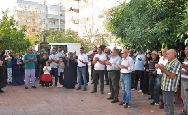 Alanya’da umreciler dualarla uğurlandı