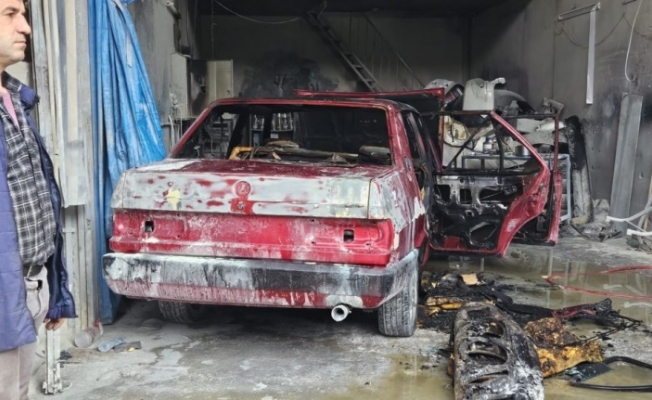 Alanya'da sanayide yangın! araç yandı