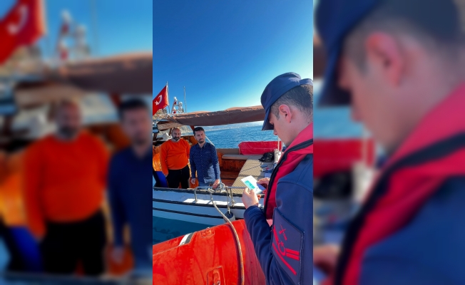 Alanya’da gemi ve tekneler yakın takipte