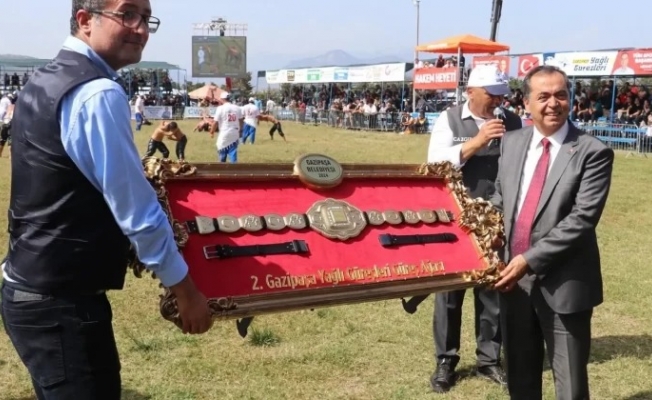 Alanya’nın meclis üyesi Eminoğlu altın kemerli ağa oldu 