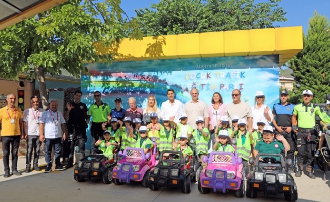 Alanya Belediyesi minik ögrencileri ağırladı