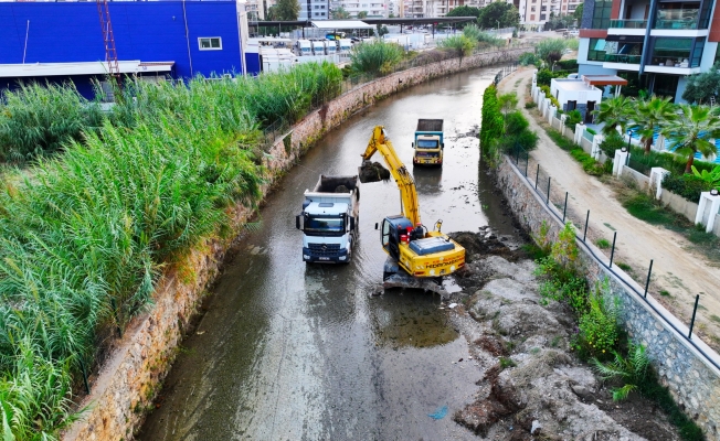 Alanya Belediyesi'nden dere yataklarında temizlik