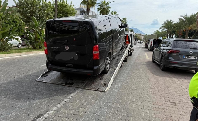  Alanya'da korsan taşımacılık yapan araçlar bağlandı 