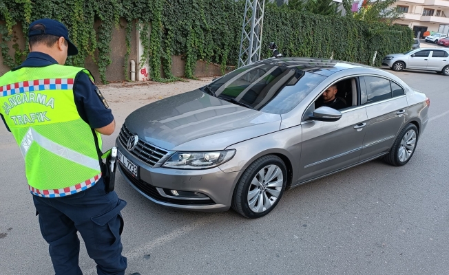 Alanya Jandarma 1 günde 400 araç kontrol etti