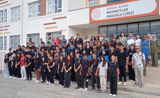 Mahmutlar Anadolu Lisesi yeni binasında