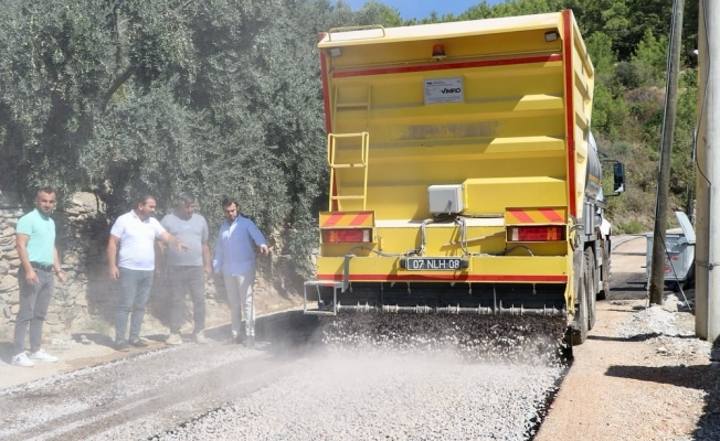 Alanya Belediyesi asfalt kaplama çalışmalarına devam ediyor