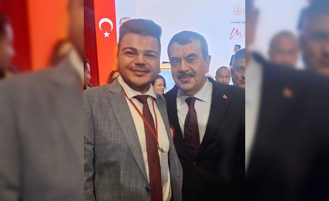 Alanyalı Öğretmenden Bakan Tekin'e Erzurum'da  sunum