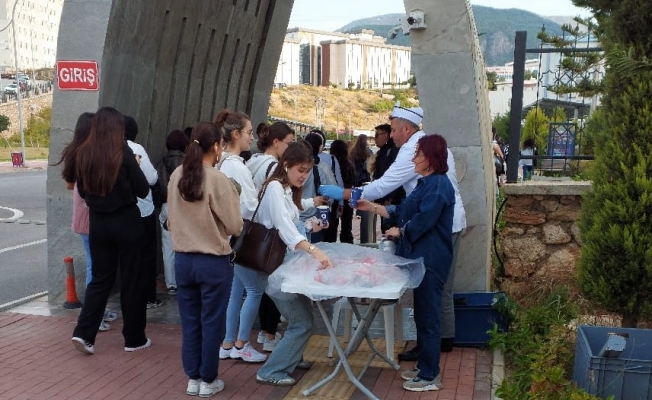 Antalya Büyükşehir’den çorba ikramı