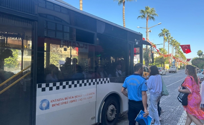 Büyükşehir Alanya'da halk otobüsleri ve taksileri denetledi