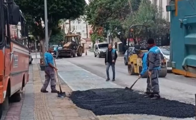 Alanya Belediyesi'nden çukurlara anında müdahale