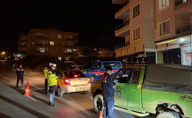 Alanya Jandarma 2.573 araç kontrol etti