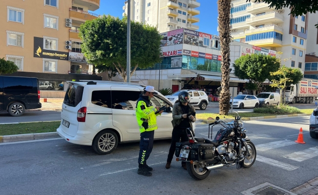 Alanya Jandarma motosiklet sürücülerine yönelik denetim yaptı