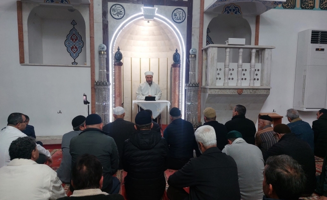 El Aksa Camii’nde tefsir dersinde bir araya gelindi.