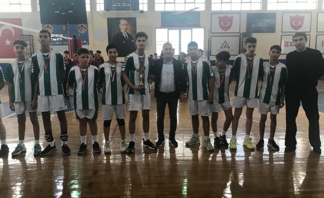 Voleybol erkeklerde ödül töreni