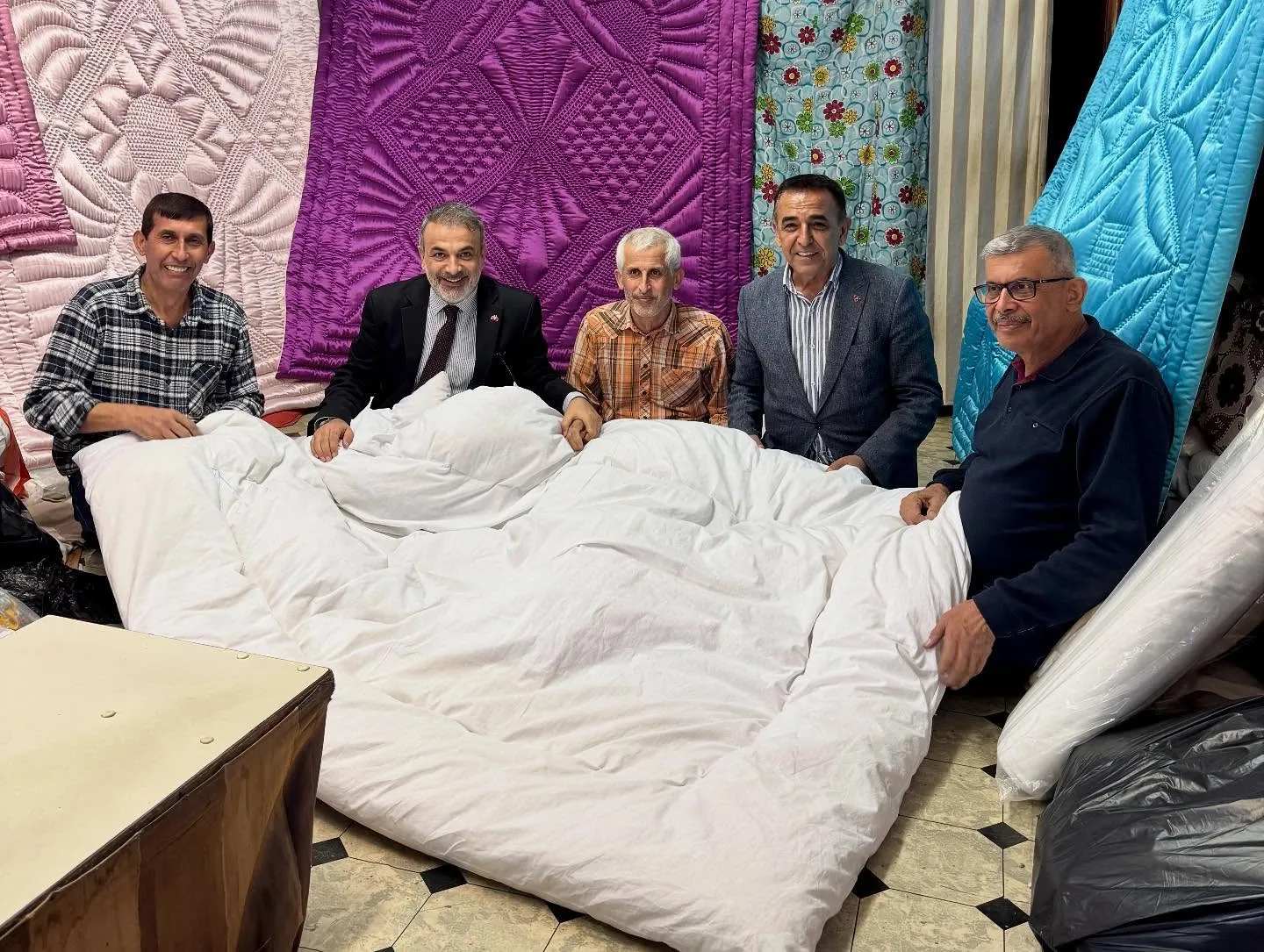 Alanya MHP'den esnaf ziyaretlerine devam