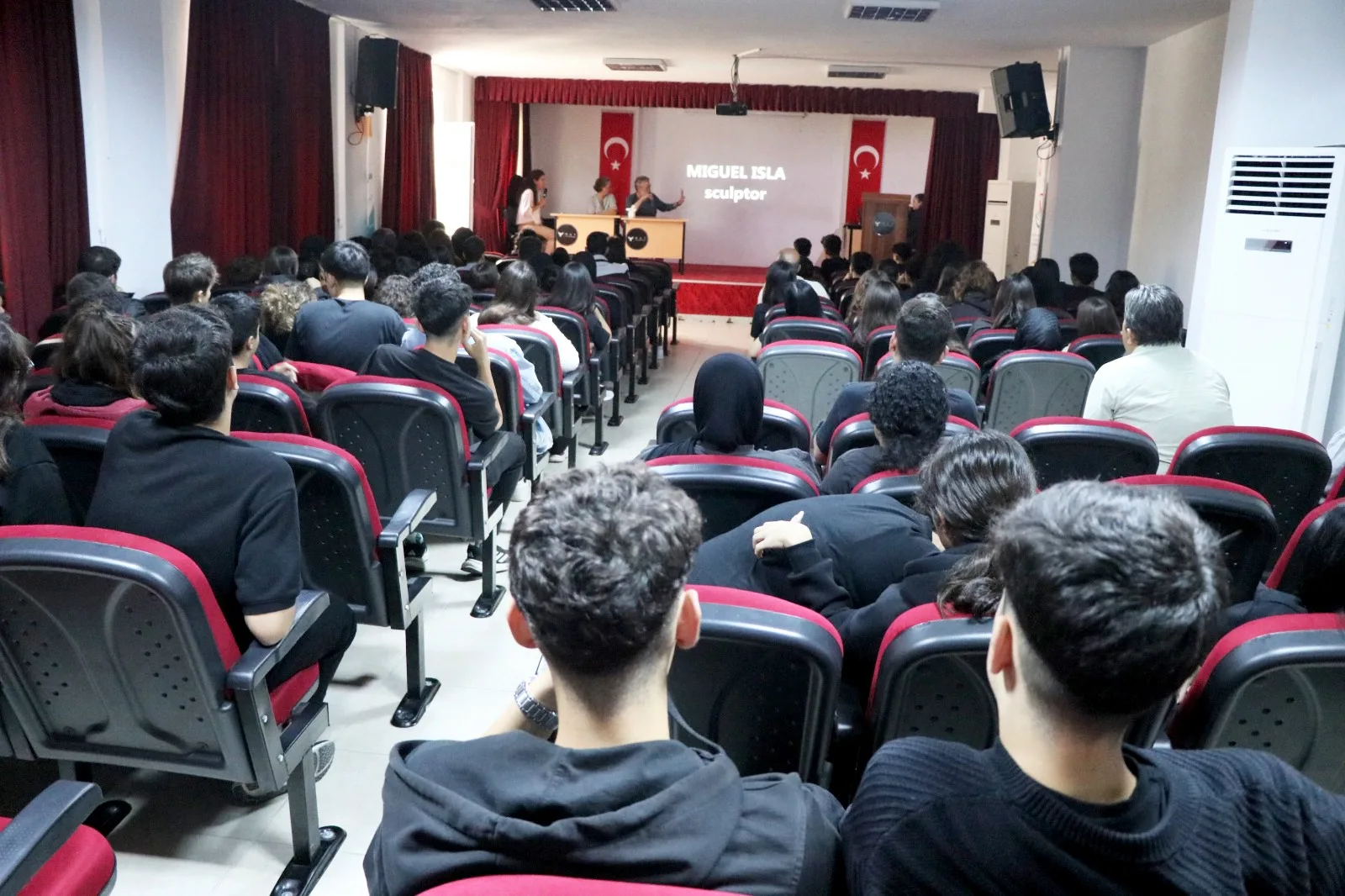 Alanya’da heykeltıraşlar öğrencilerle BULUŞTU