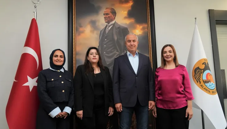 Başkan Özçelik'ten kadın muhtarlar tam destek