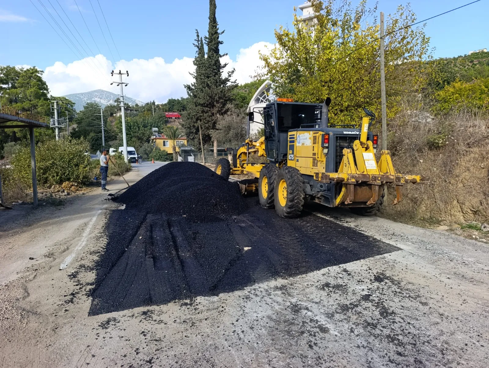Büyükşehir’den Alanya’nın kırsal yollarına bakım ve onarım 