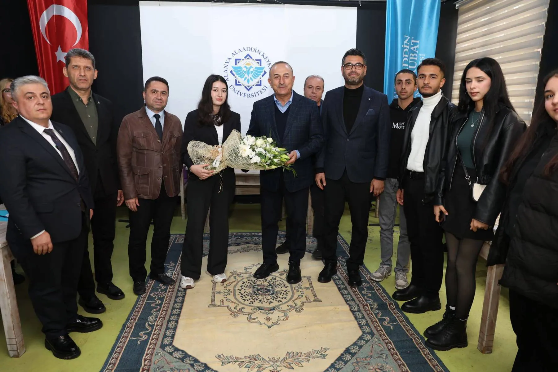 ÇAVUŞOĞLU, AKSEKİ’DE ALKÜ’LÜ ÖĞRENCİLERLE BULUŞTU