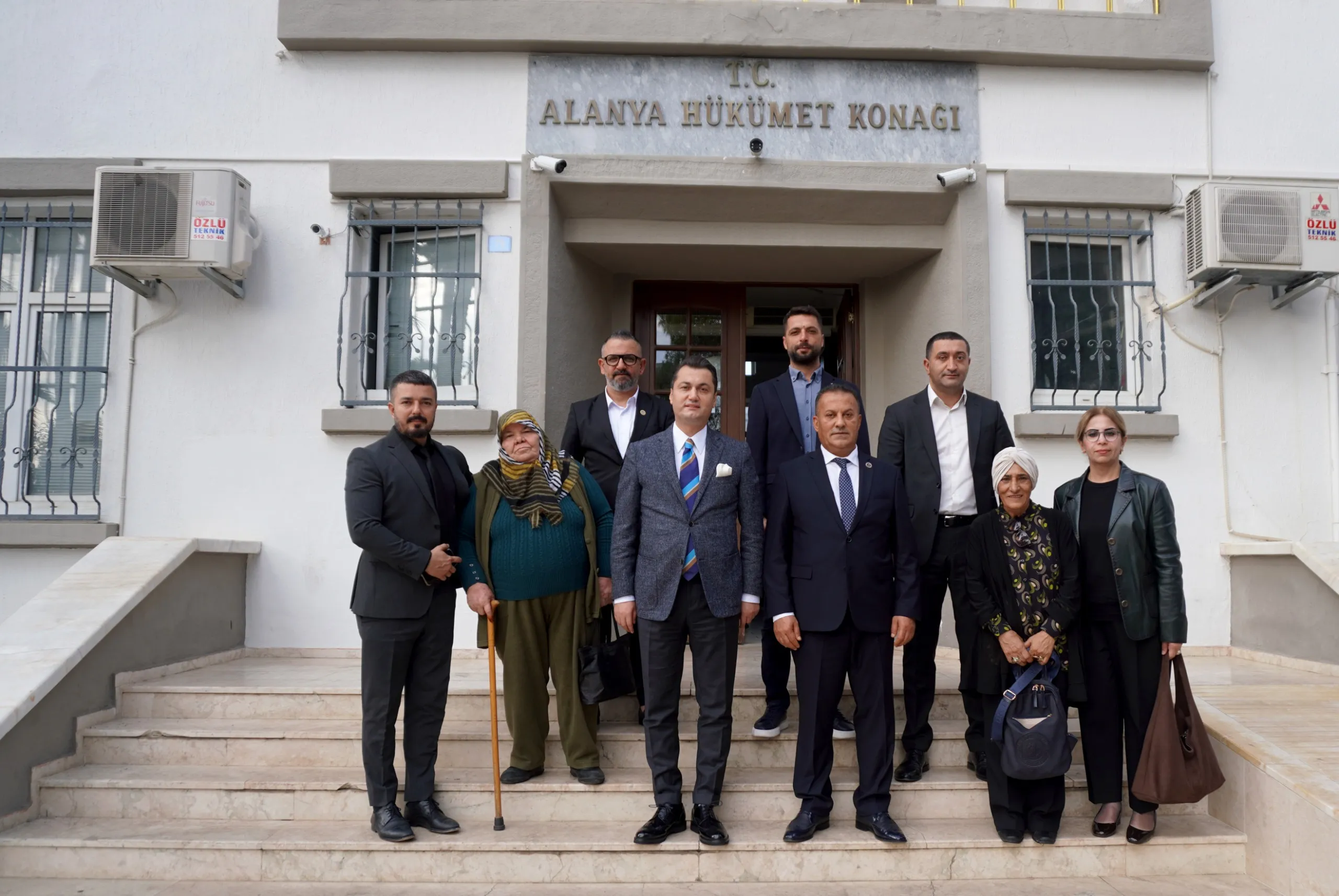 EMŞAV ve şehit aileleri Alanya Kaymakamı Öztürk'ü ziyaret etti