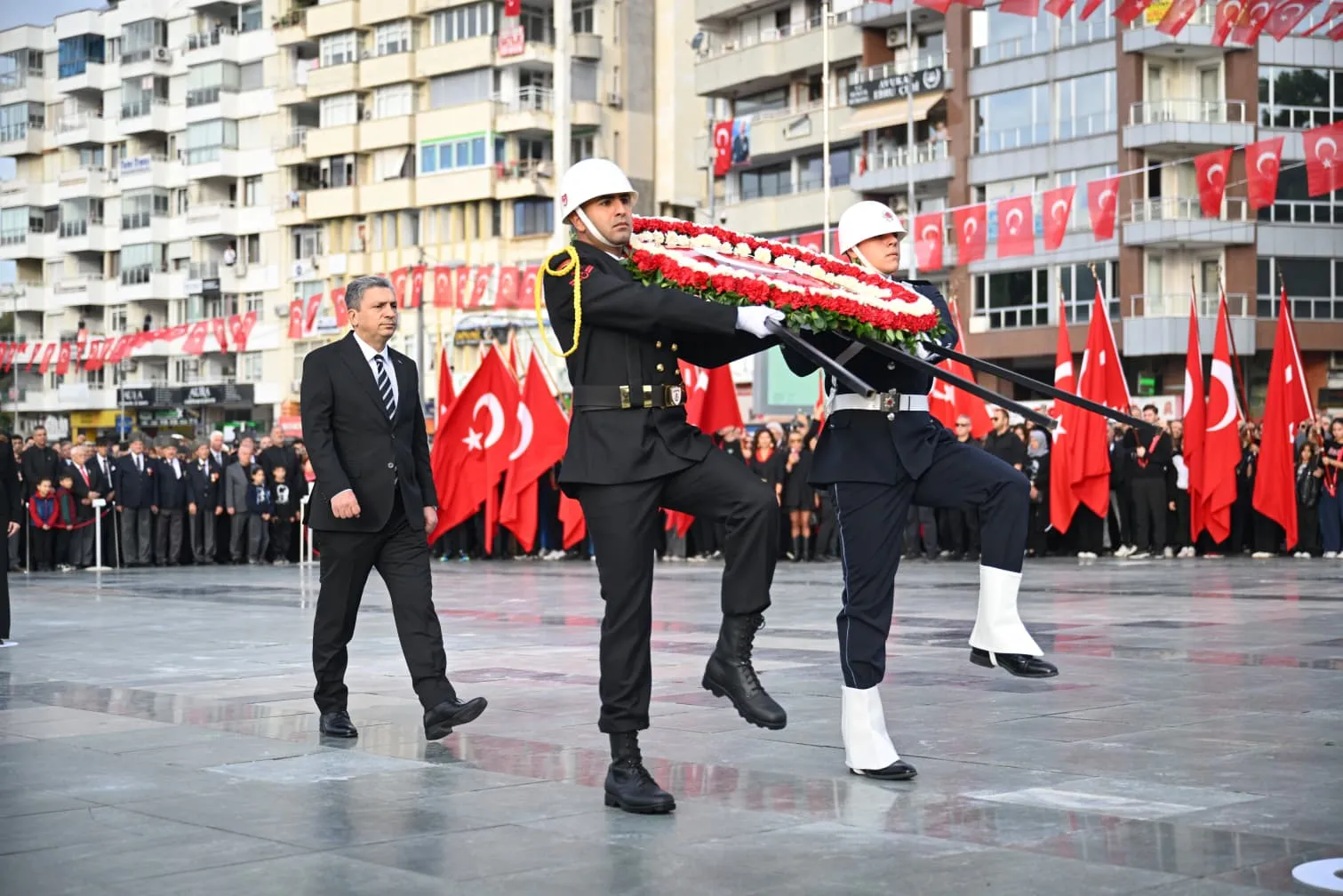 ULU ÖNDER ATATÜRK ANTALYA’DA SAYGIYLA ANILDI