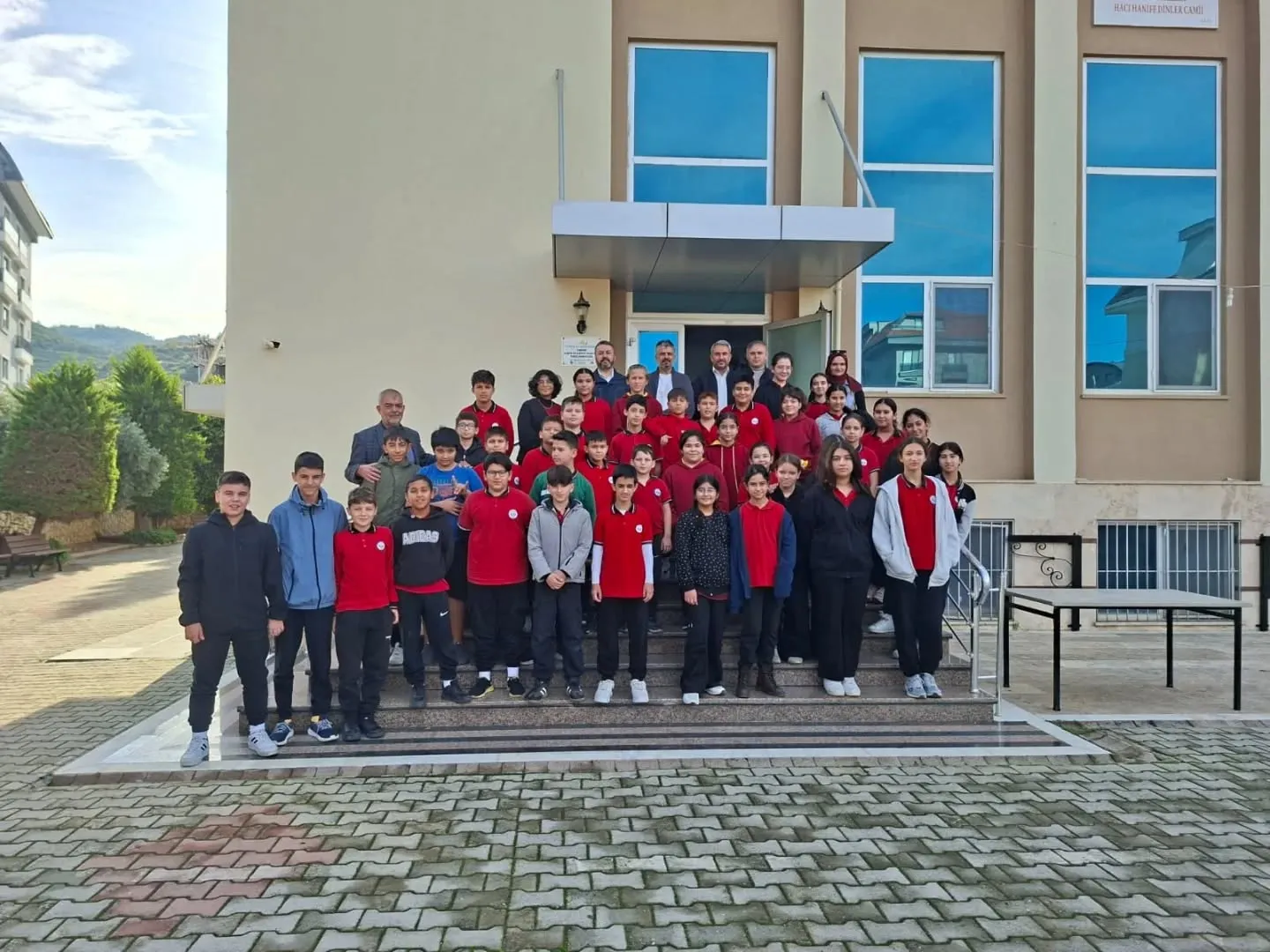 Alanya Müftülüğü yetkilileri Değerler Eğitimi Programı Kapsamında Öğrencilerle Kahvaltı Yaptı