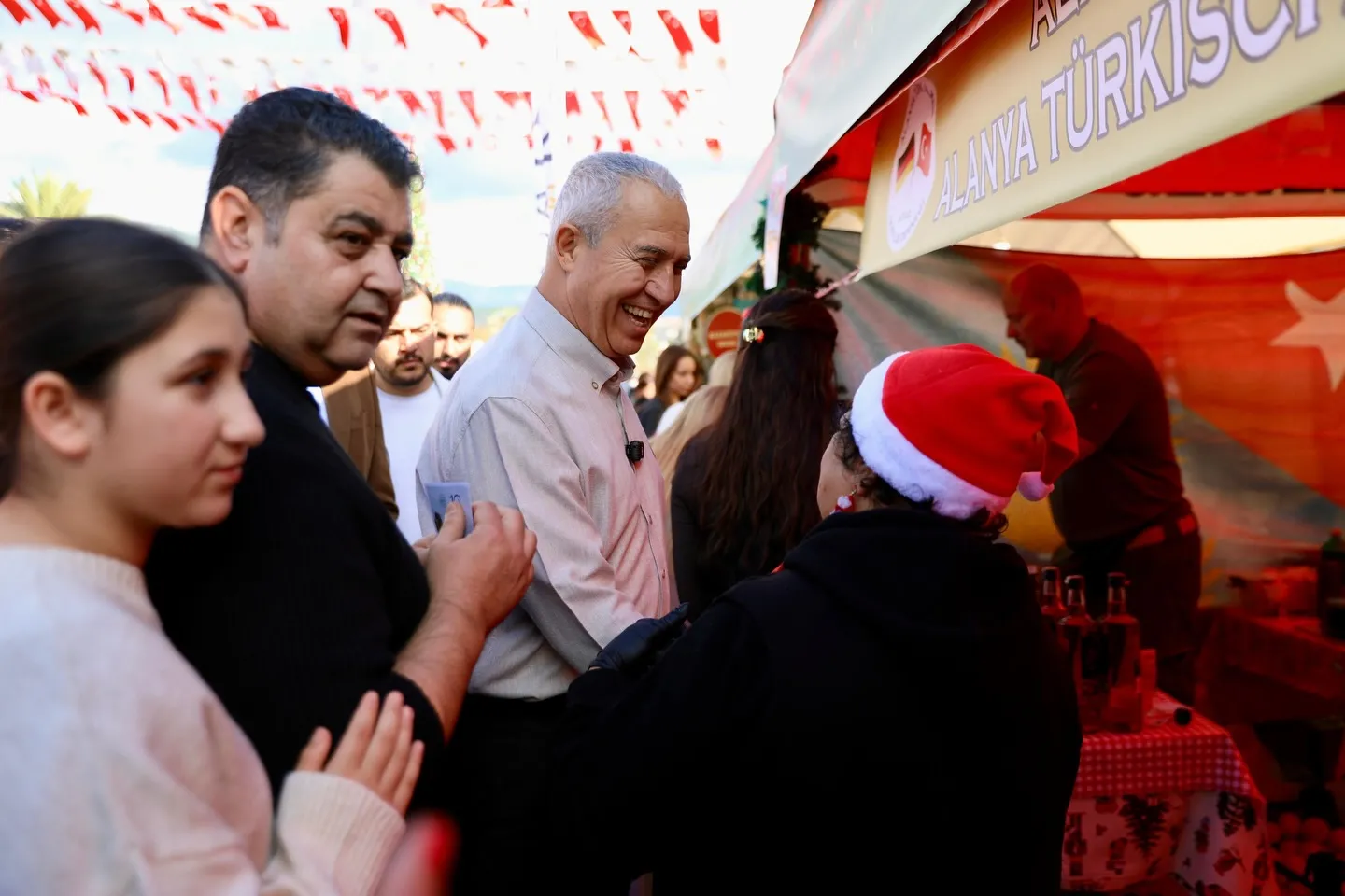 Alanya'da uluslararası noel pazarı coşkusu