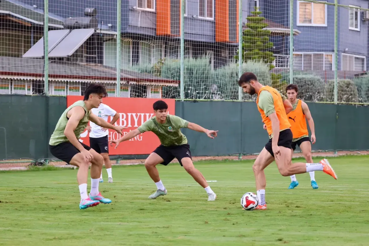 Alanyaspor Samsunspor maçında çıkış arıyor
