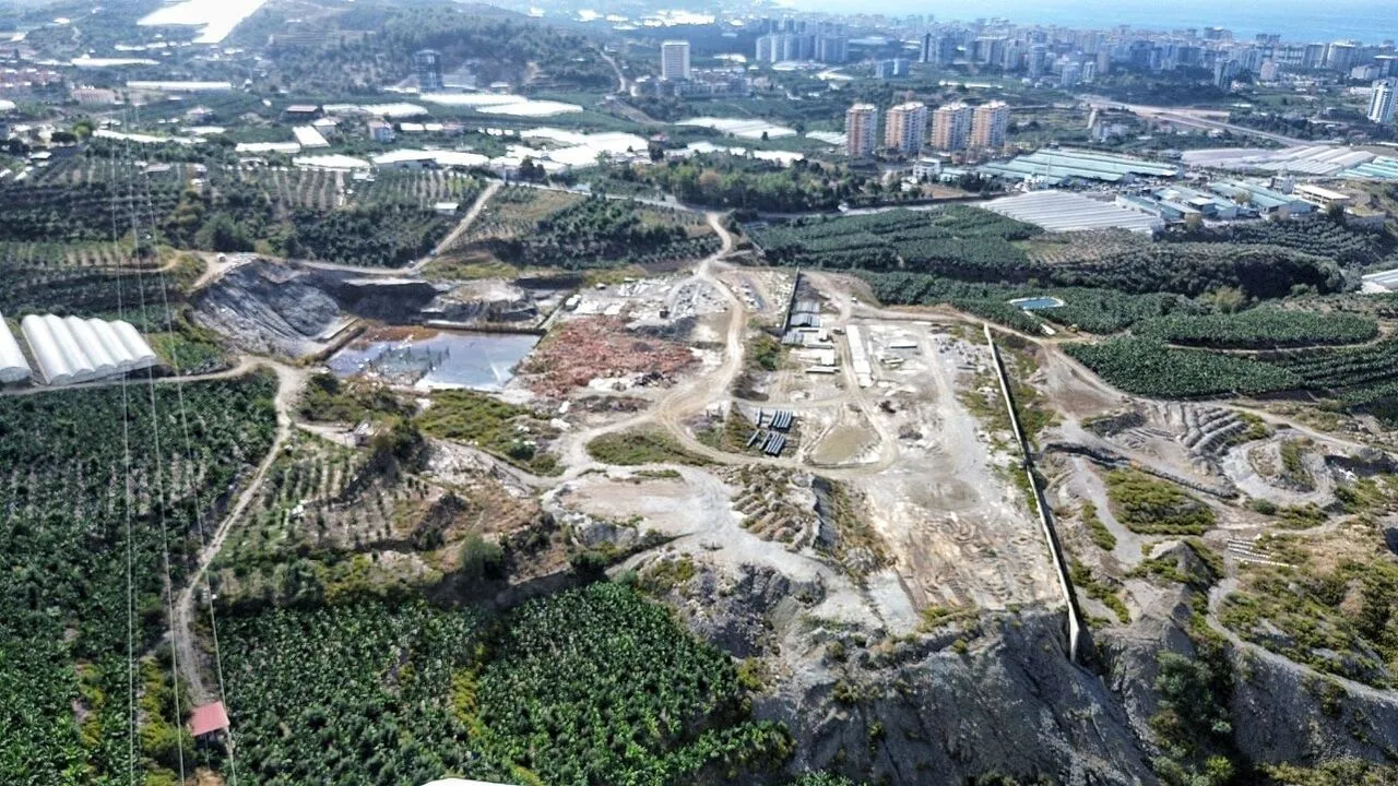 Alanyaspor'un kangrene dönen tesis sorunu için 'tahsis' formülü