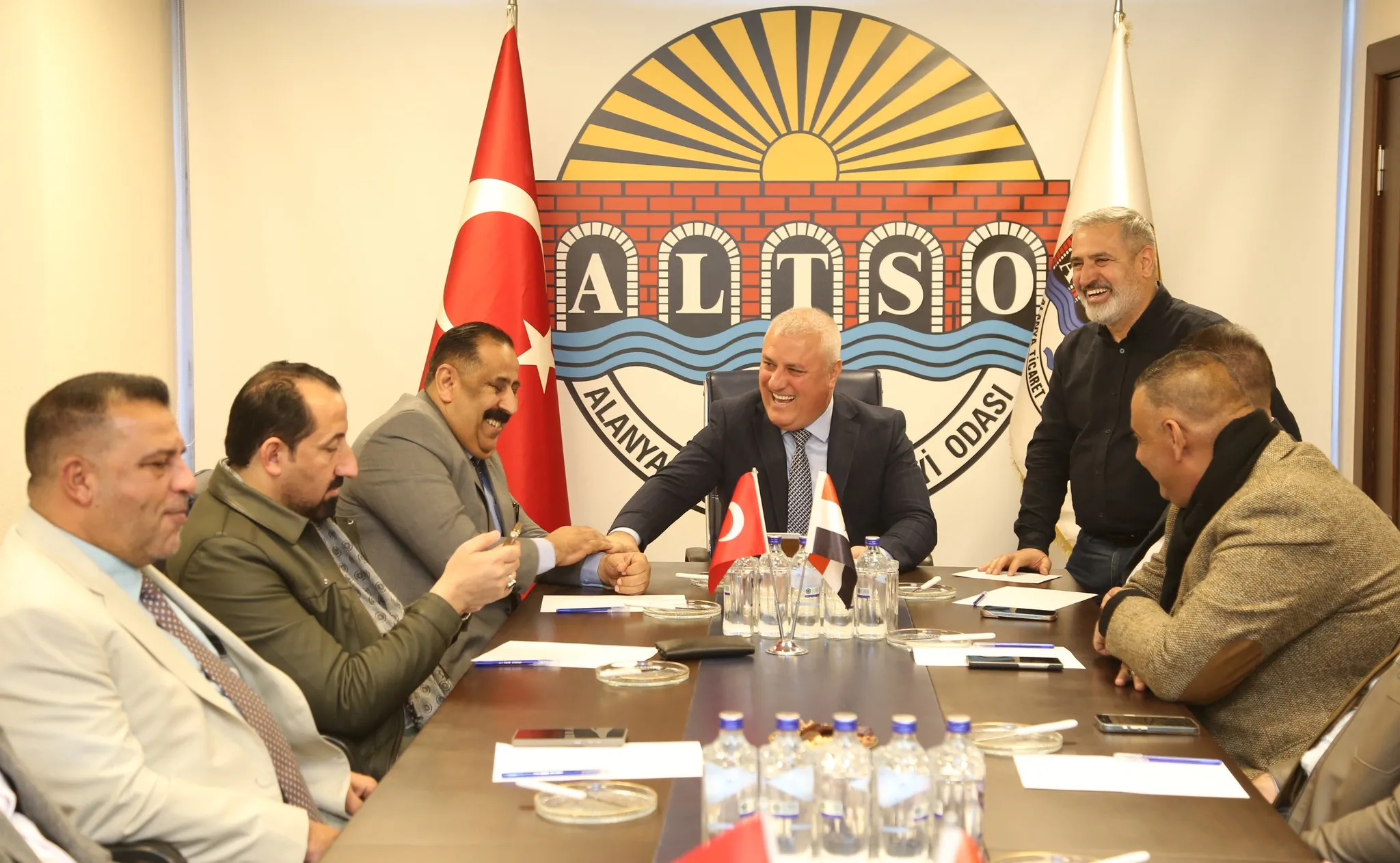 Başkan Erdem’den Alanya’ya yatırım DAVETİ