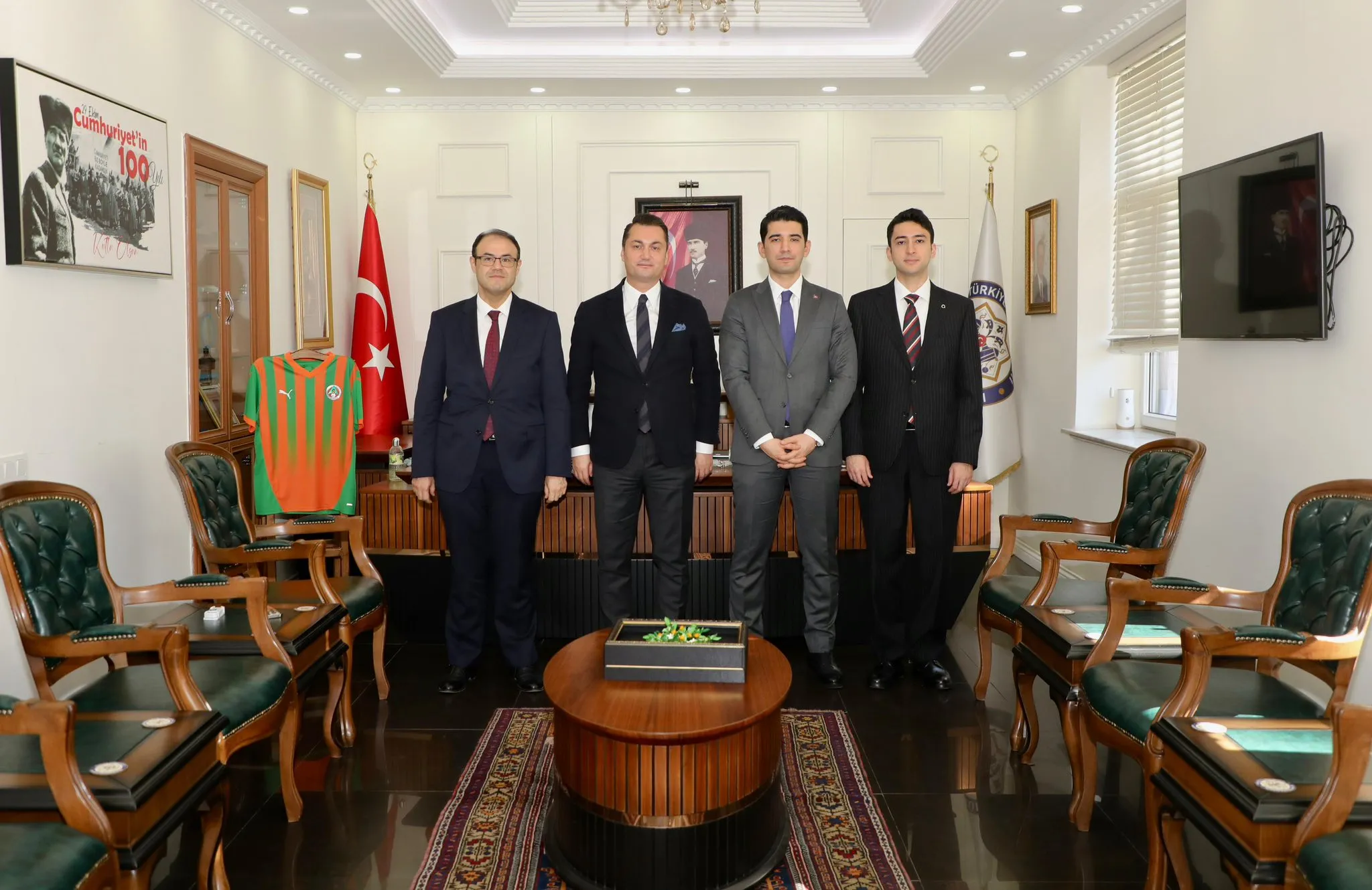 Kaymakam Öztürk'e İlçe Kaymakamlarından Ziyaret