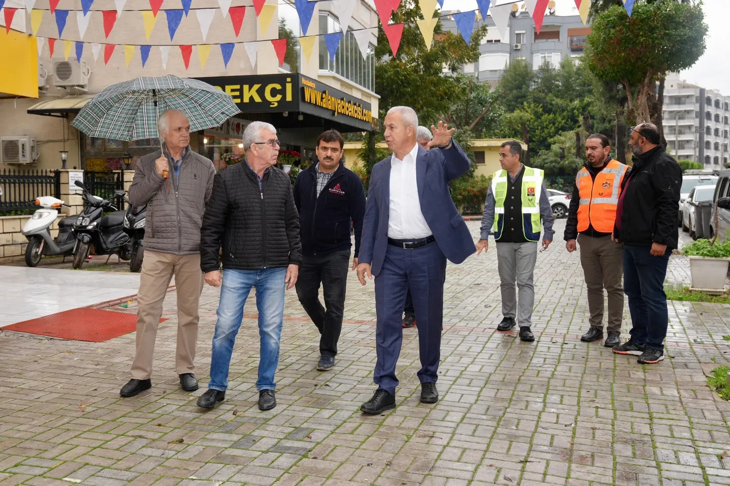 Osman Başkan ekibiyle sahada hasar tespiti yaptı