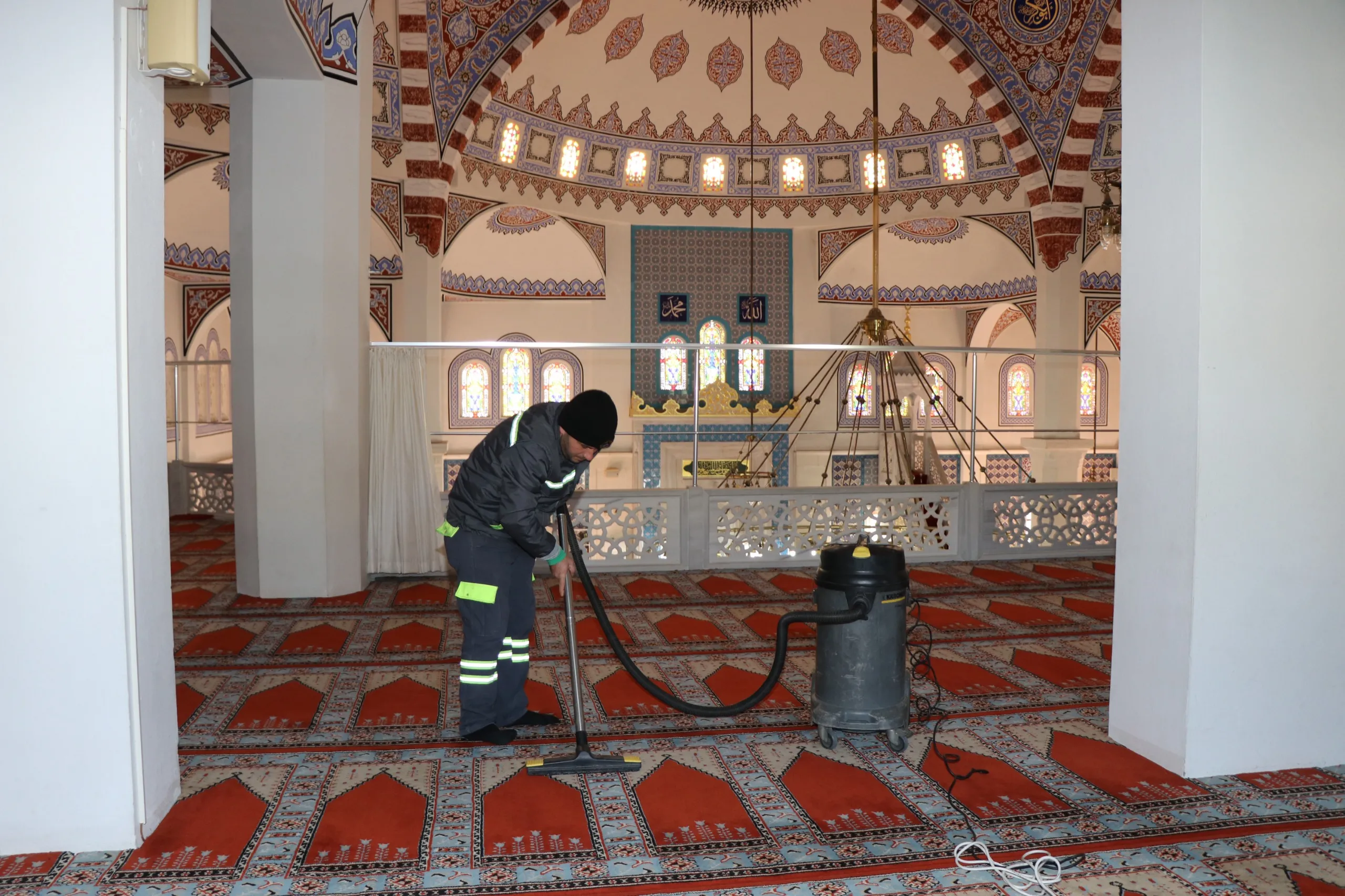 ALANYA BELEDİYESİ’NDEN CAMİLERDE TEMİZLİK ÇALIŞMASI