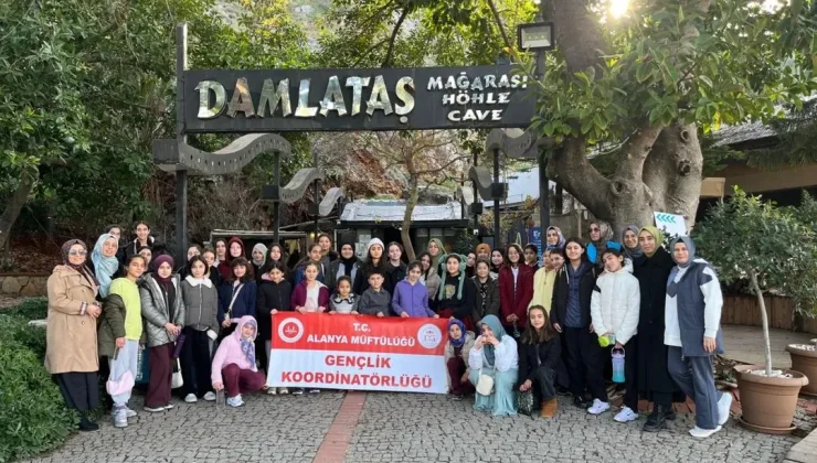 Alanya Müftülüğü’nün Gençlik Kampı’na yoğun ilgi