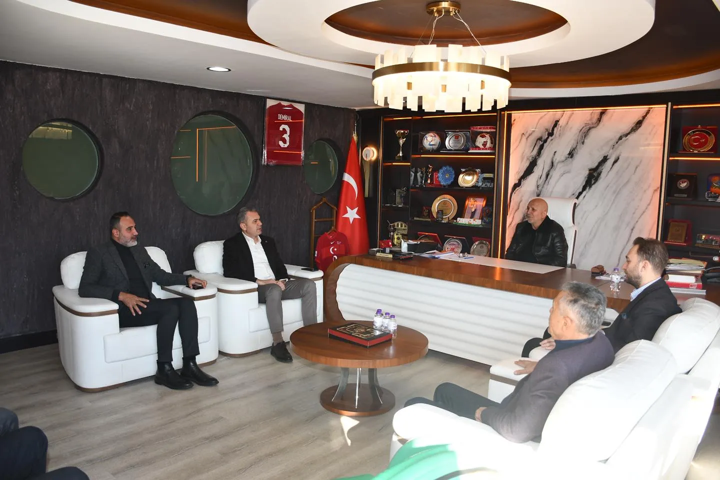 Alanyaspor Başkanı Çavuşoğlu ve AK Parti İlçe Başkanı Tavlı’dan açıklamalar